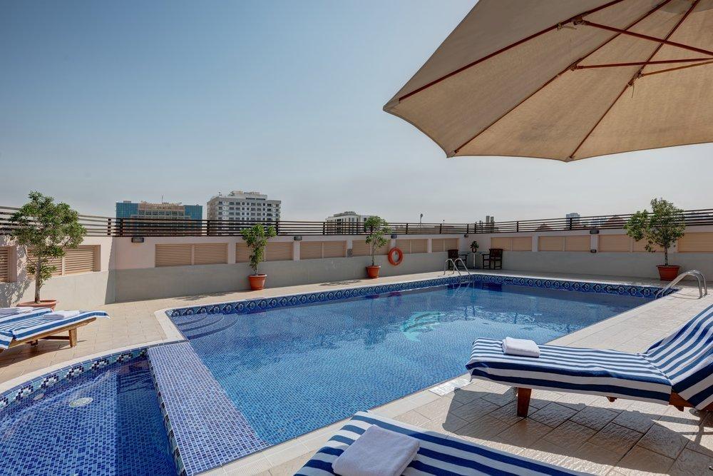 ROOFTOP POOL  Radiance Premium Suites LLC Dubai